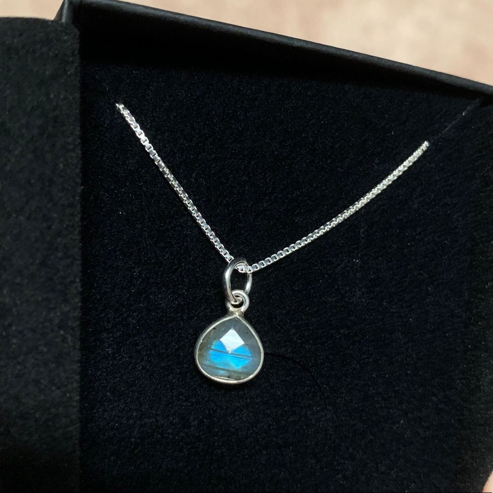 Dainty Silver Labradorite Necklace